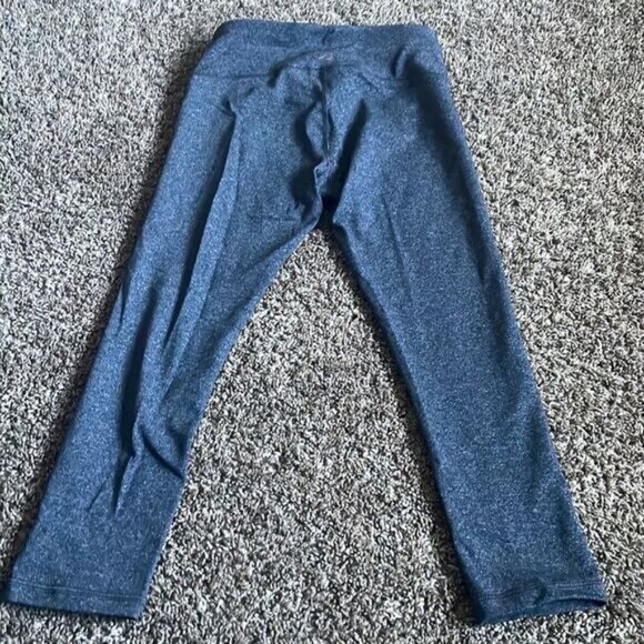 NWT Calia By Carrie Underwood Mid Rise Capri XS Gray - Picture 10 of 12